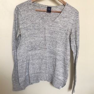 Gap vneck long sleeve light sweater